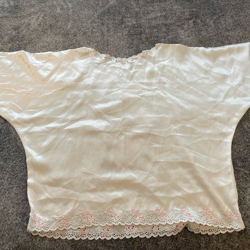 Flowy floral print embroidered top - Picture 4 of 4